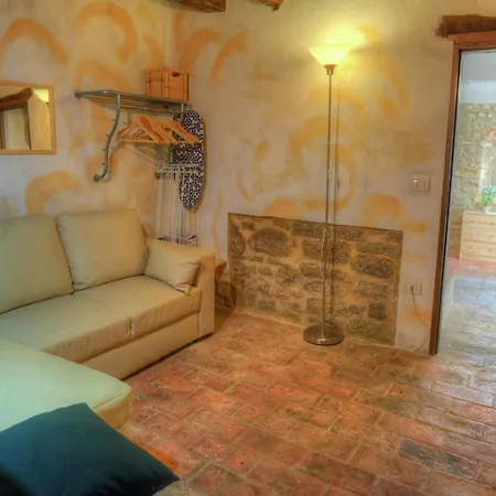 Scenic In With Fenced Garden Holiday home *